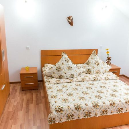Casa Andreea Hotell Sucevita Exteriör bild