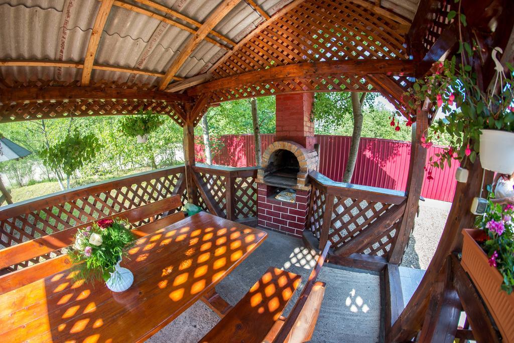 Casa Andreea Hotell Sucevita Exteriör bild