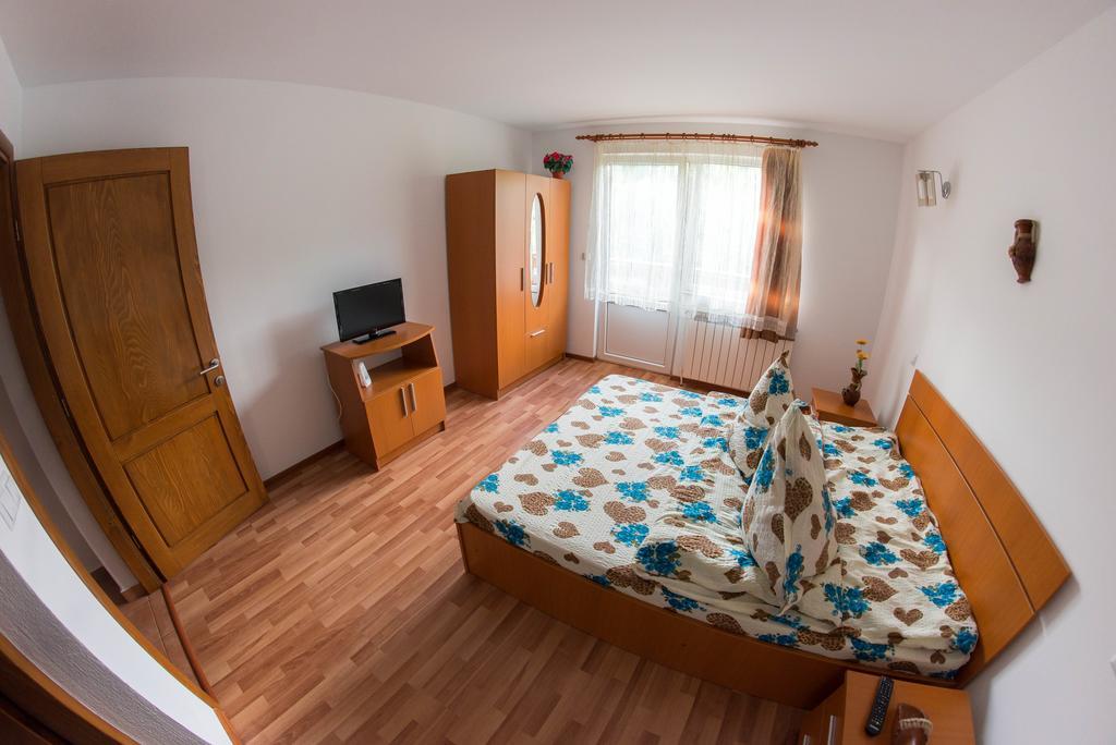 Casa Andreea Hotell Sucevita Exteriör bild