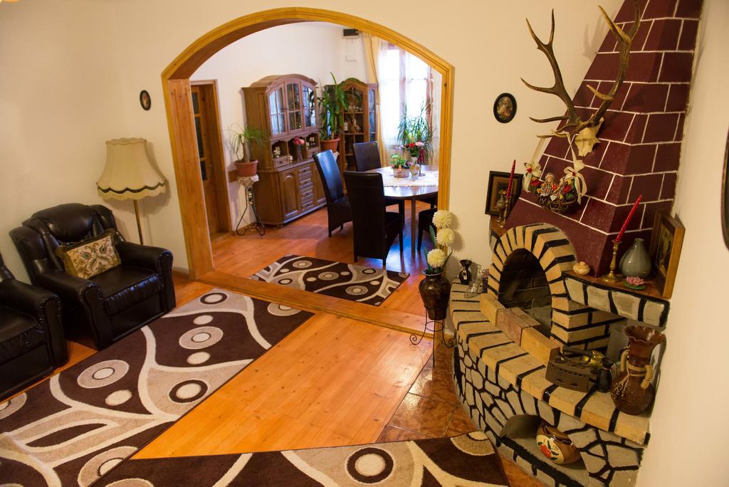Casa Andreea Hotell Sucevita Exteriör bild